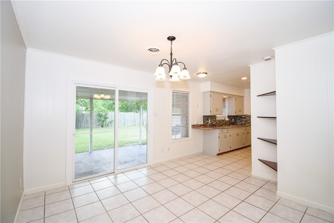 1209 Dallas St Property Photo 7
