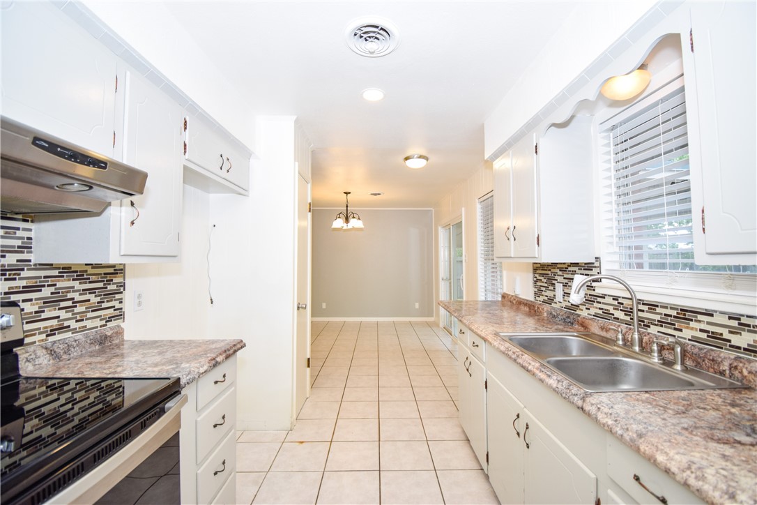 1209 Dallas St Property Photo 11