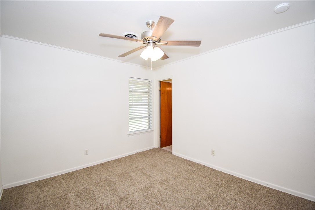 1209 Dallas St Property Photo 14