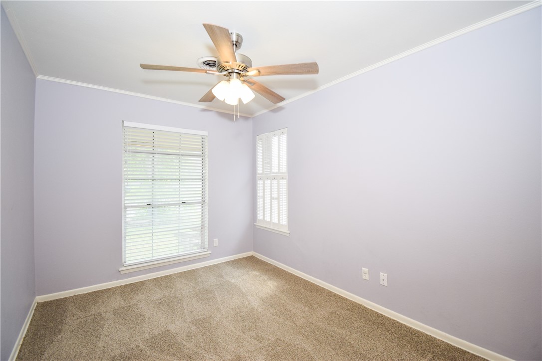 1209 Dallas St Property Photo 17