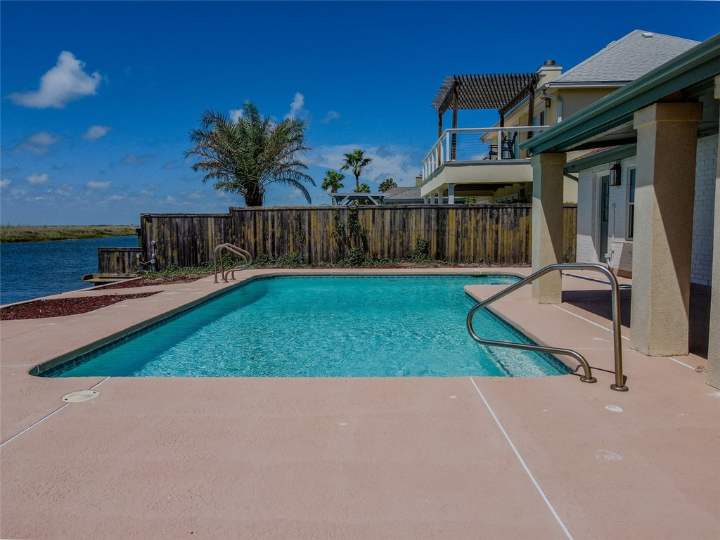 15849 El Soccorro Property Photo 5