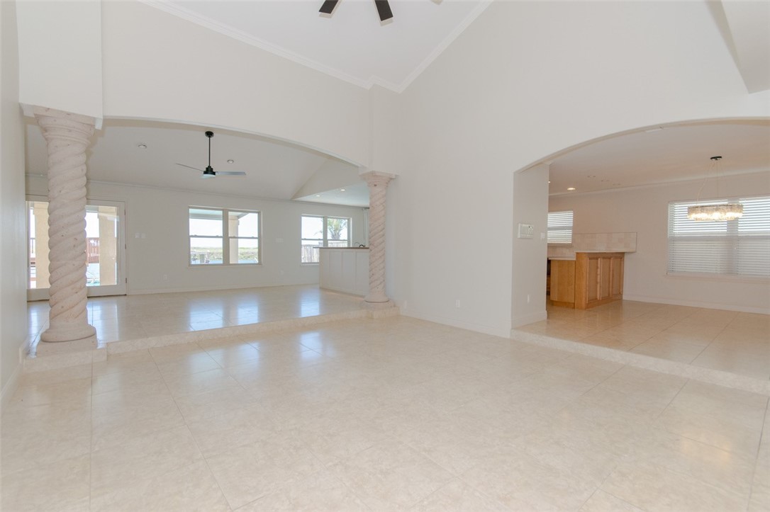 15849 El Soccorro Property Photo 9