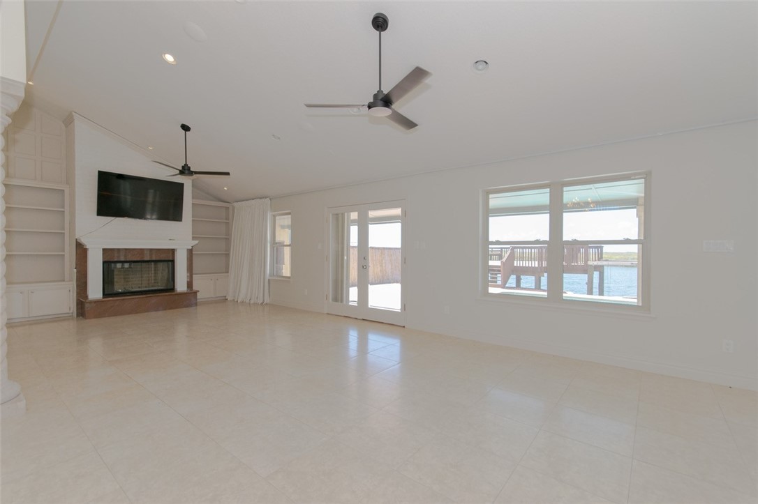 15849 El Soccorro Property Photo 14