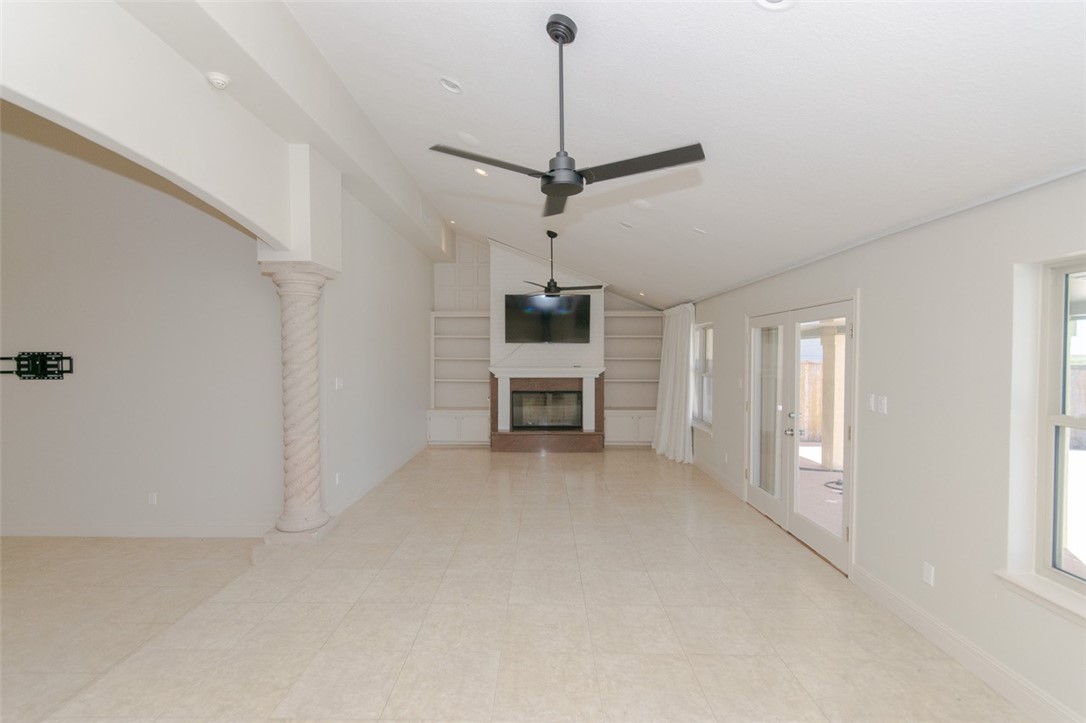 15849 El Soccorro Property Photo 15