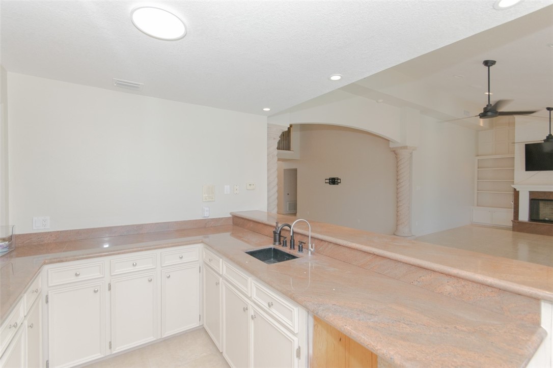 15849 El Soccorro Property Photo 16