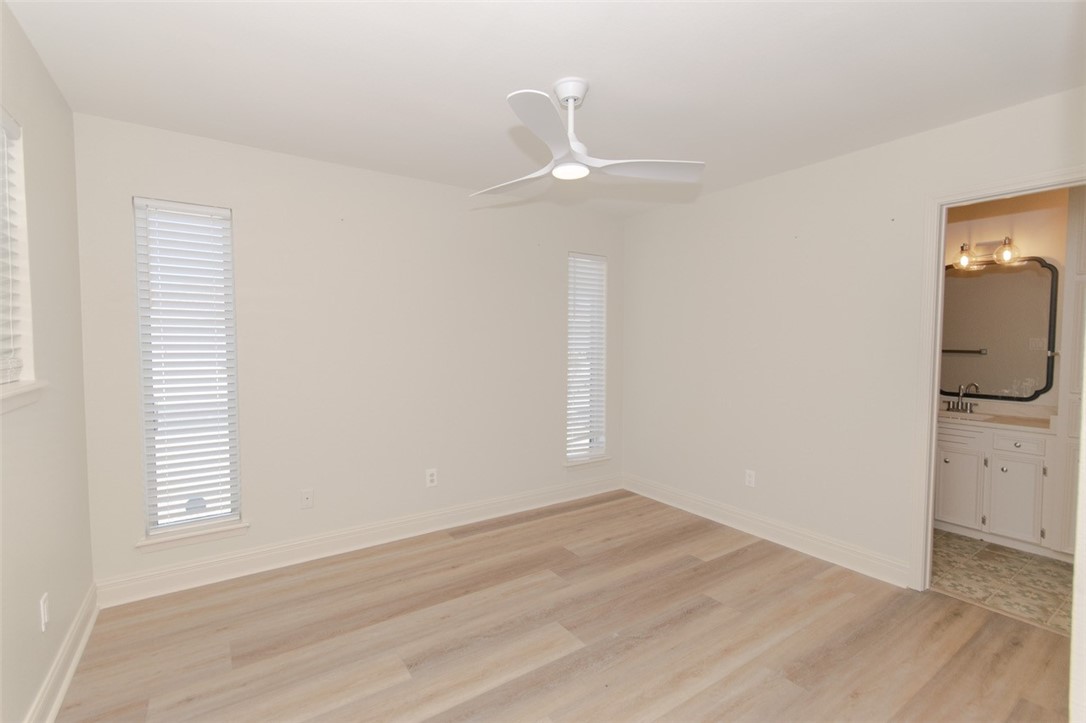 15849 El Soccorro Property Photo 27