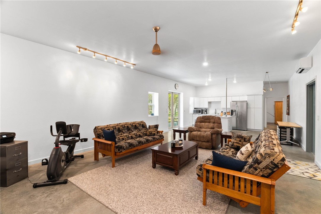 2088 Murphy Road Property Photo 13