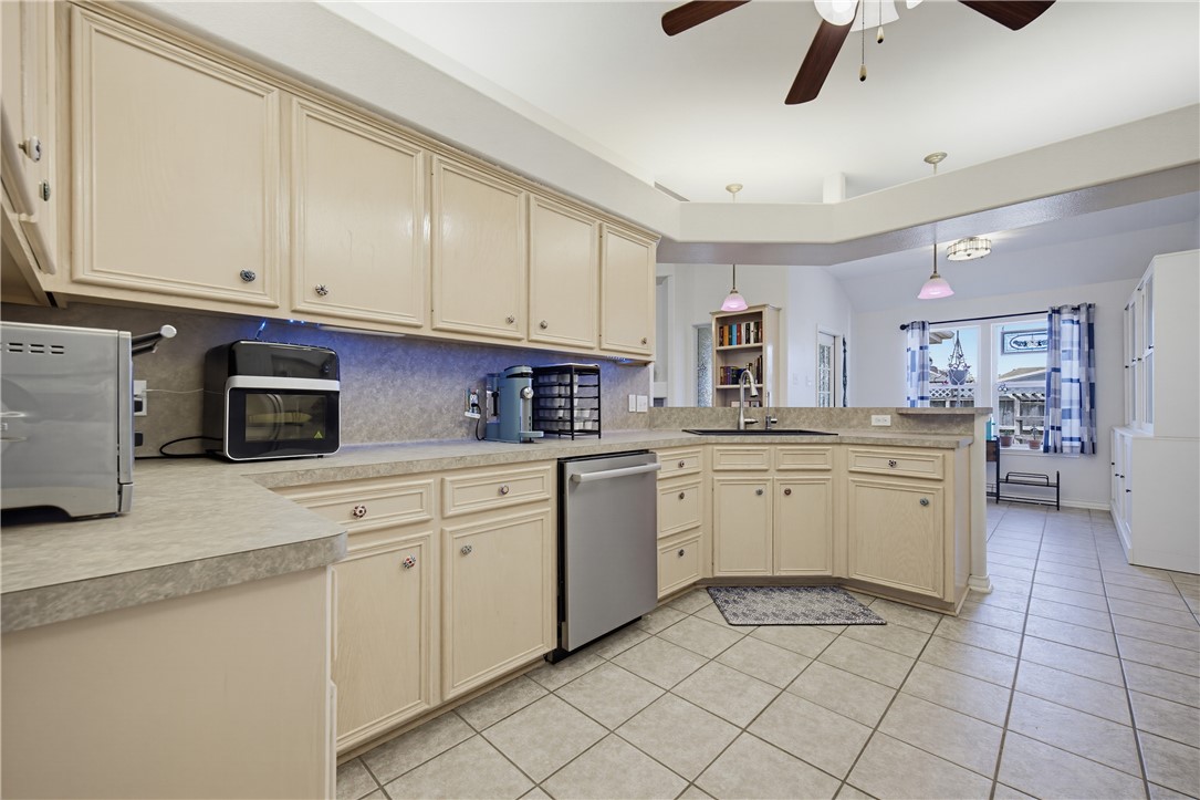 7005 Bodega Bay Dr Property Photo 8