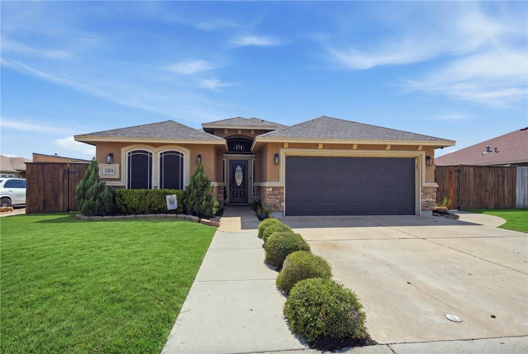 1101 Axis Property Photo 1