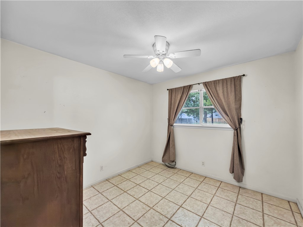 2633 Henretta Pl Property Photo 15