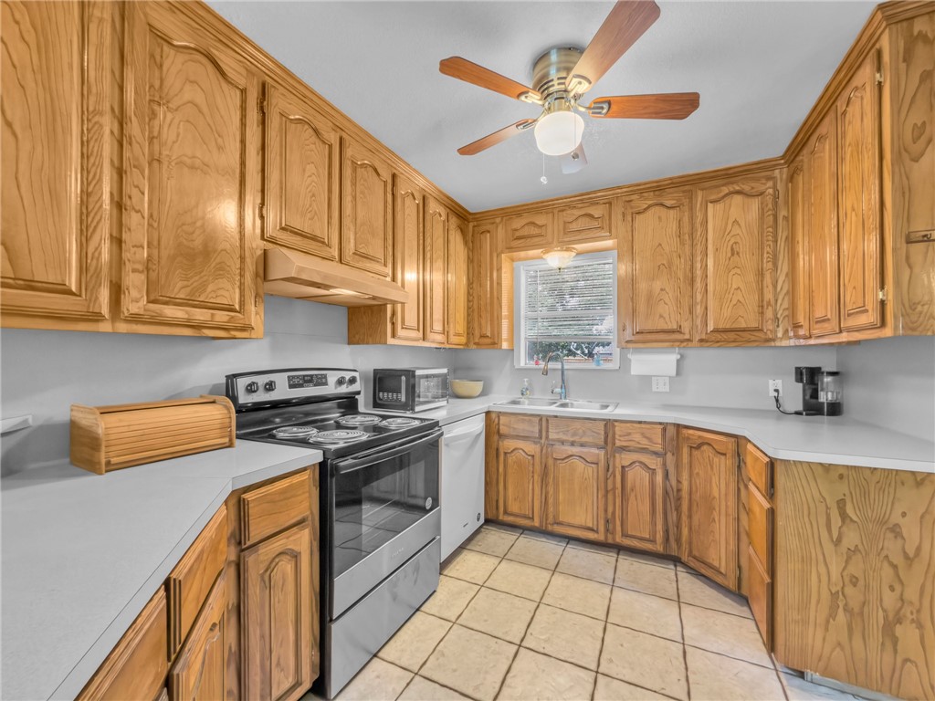 2633 Henretta Pl Property Photo 16
