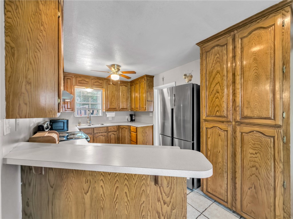 2633 Henretta Pl Property Photo 18