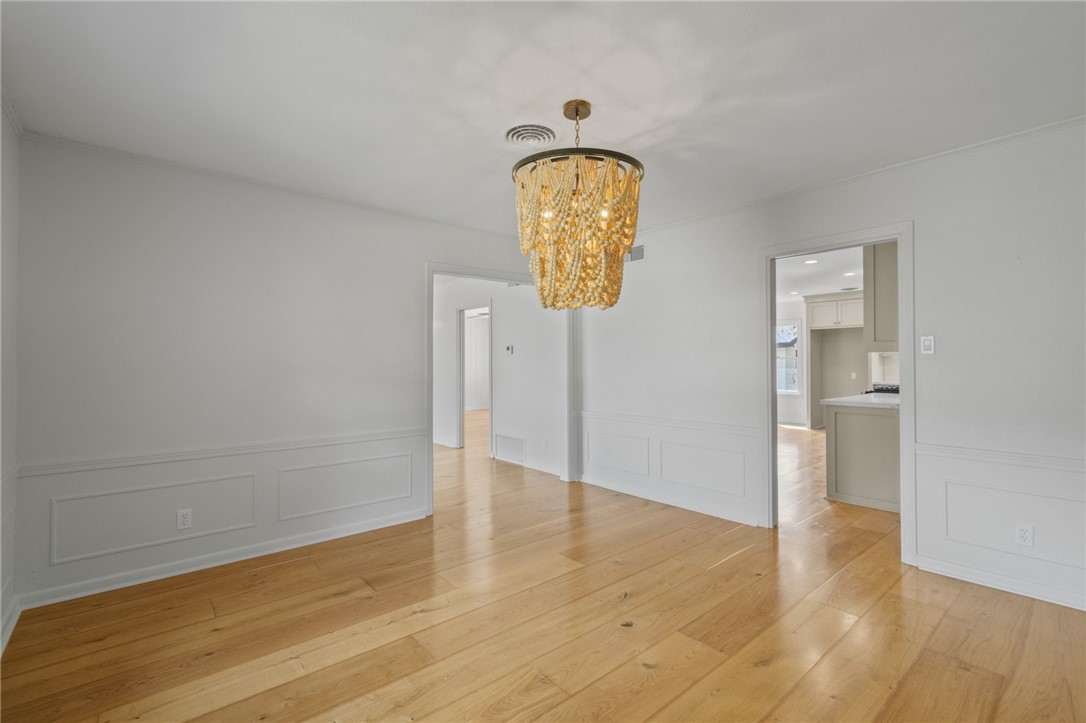 301 Pasadena Pl Property Photo 9