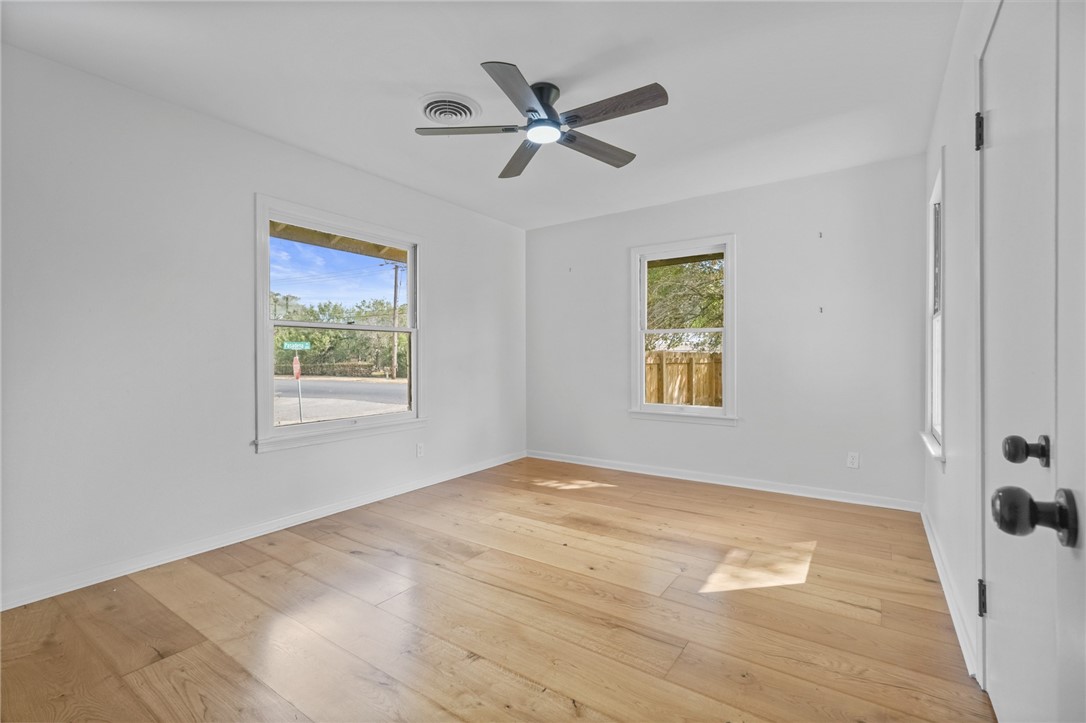 301 Pasadena Pl Property Photo 12