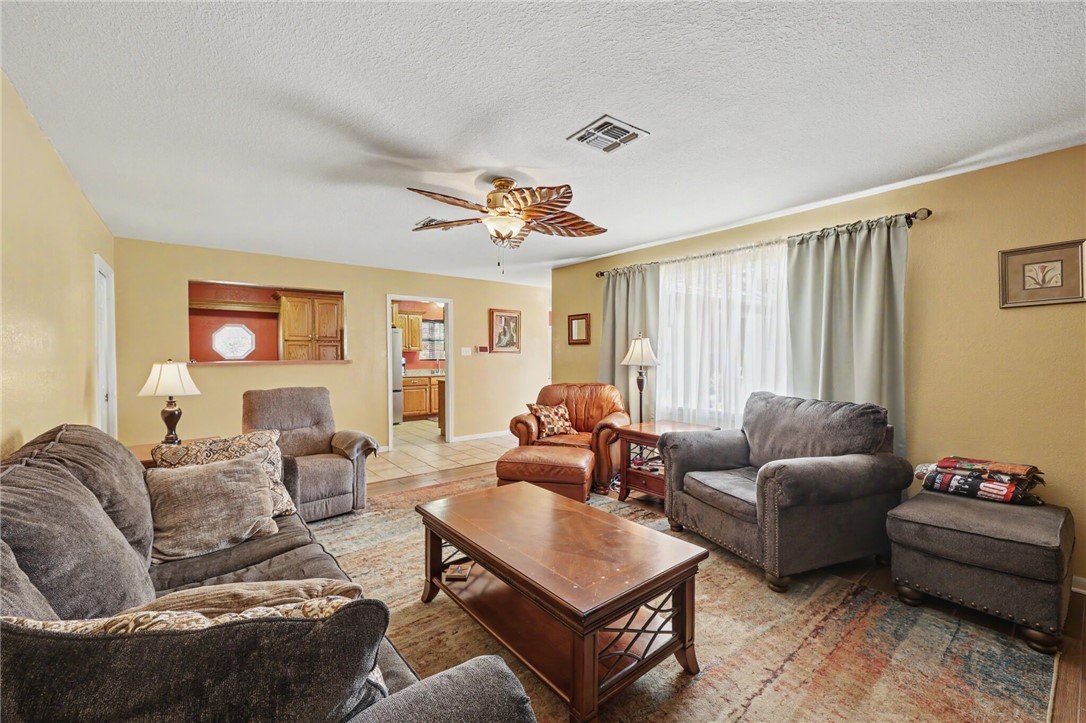 1605 Roosevelt Blvd Property Photo 5