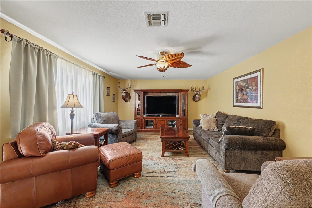 1605 Roosevelt Blvd Property Photo 8