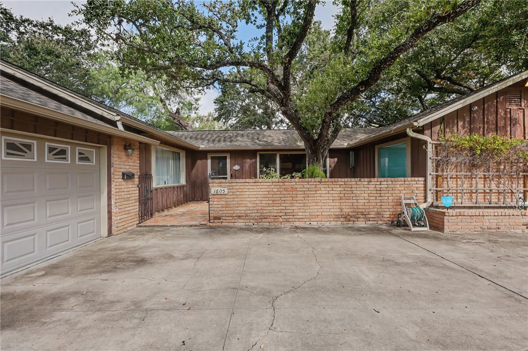 1605 Roosevelt Blvd Property Photo 35