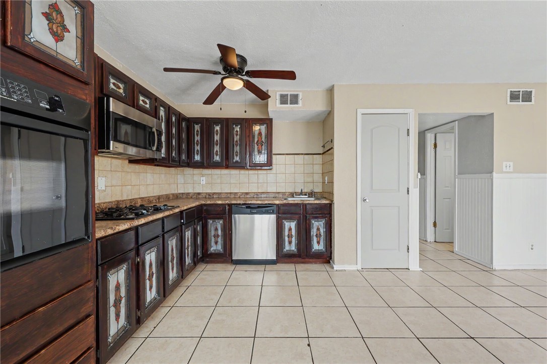 214 Hialeah Dr Property Photo 7