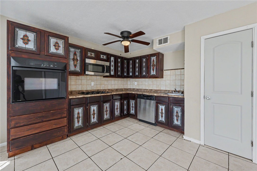 214 Hialeah Dr Property Photo 8