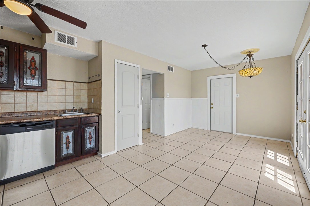 214 Hialeah Dr Property Photo 10