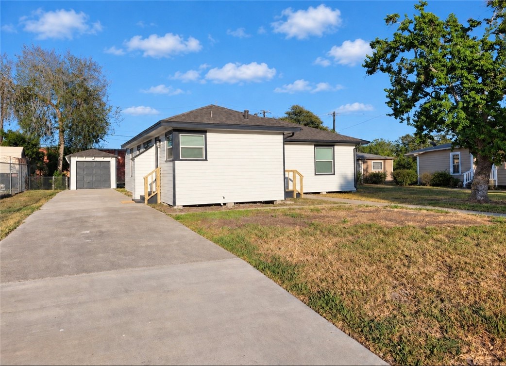 1168 Florida Ave Property Photo 3