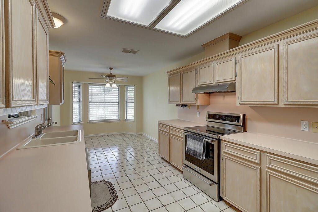 4321 Holly Ridge Dr Property Photo 13