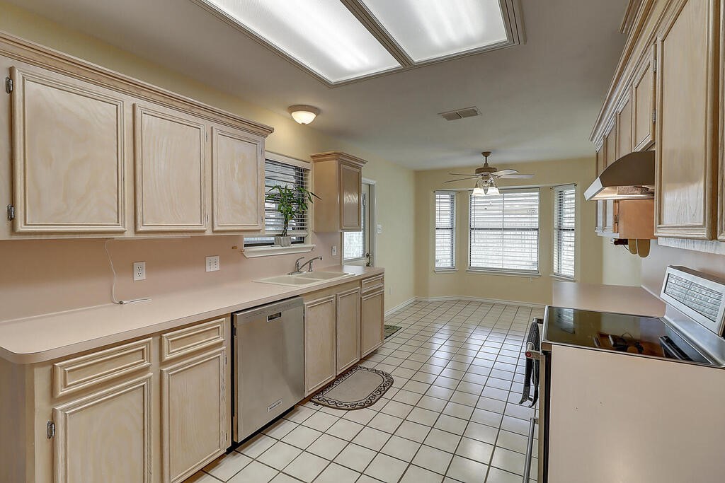 4321 Holly Ridge Dr Property Photo 14
