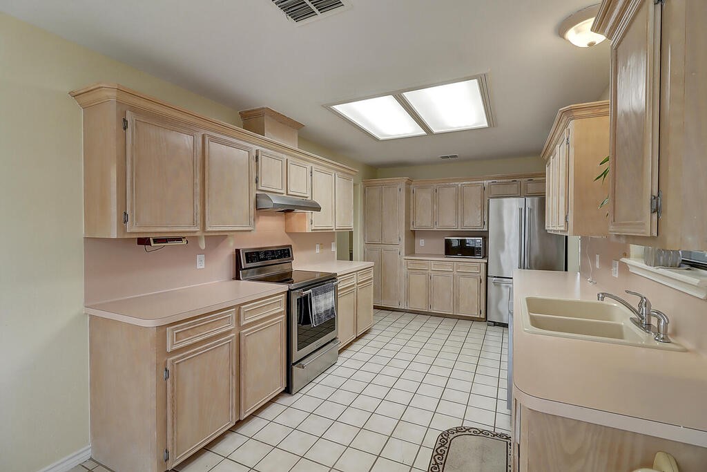 4321 Holly Ridge Dr Property Photo 17