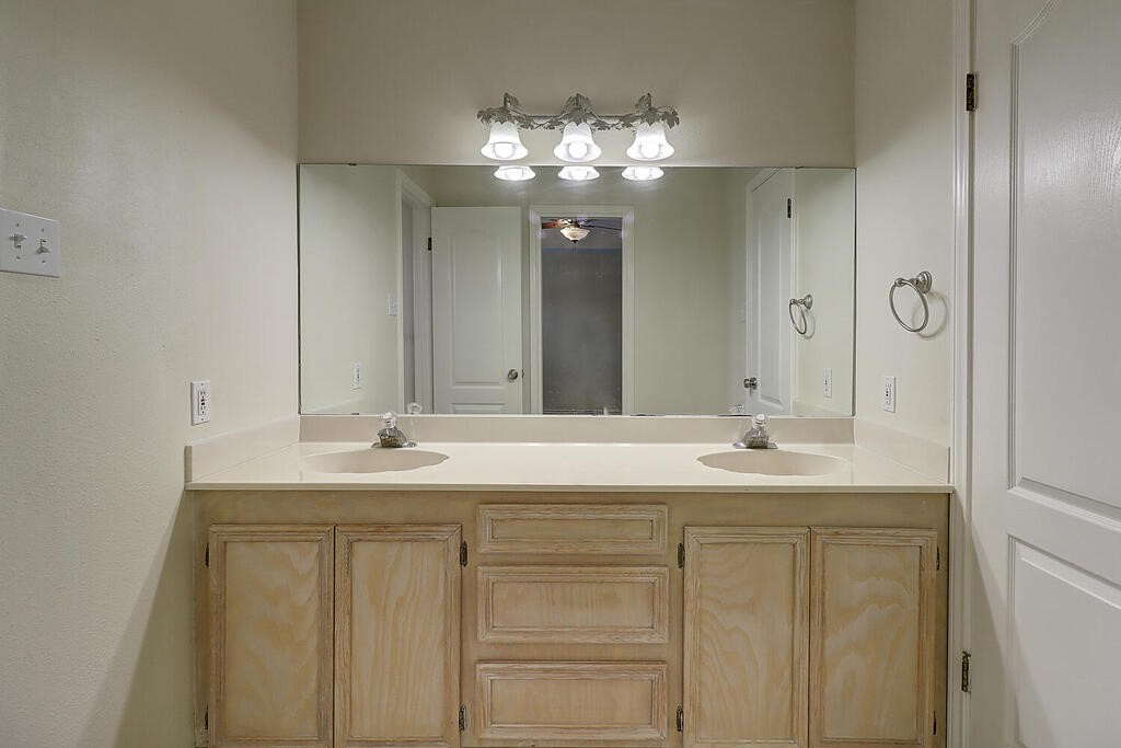 4321 Holly Ridge Dr Property Photo 27