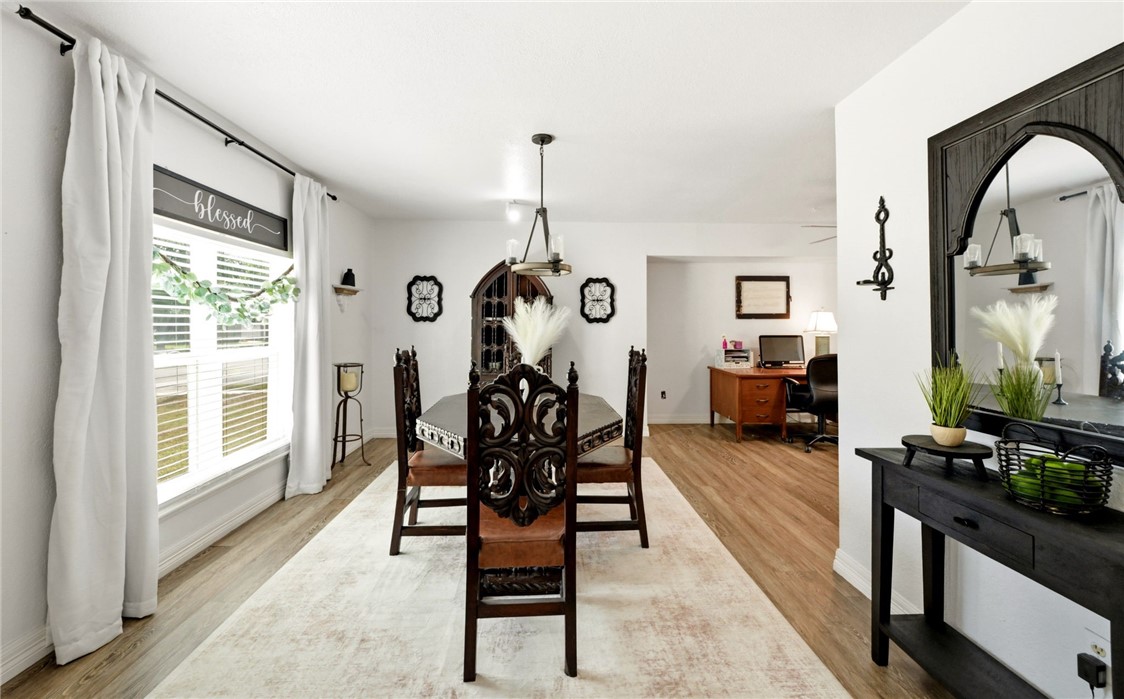 5037 Maylands Dr Property Photo 8