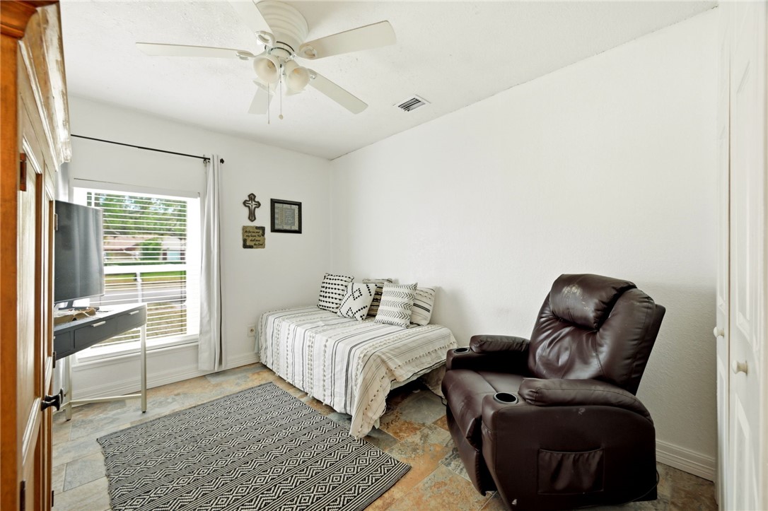 5037 Maylands Dr Property Photo 18