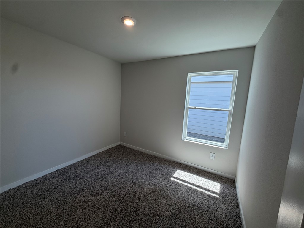 517 Meansville Dr Property Photo 5