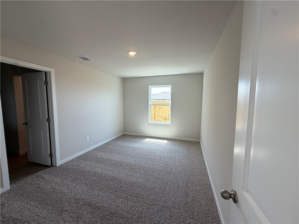 517 Meansville Dr Property Photo 6