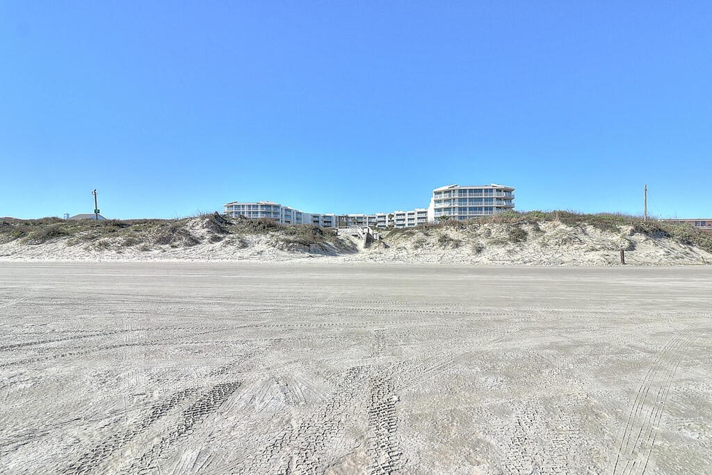 800 Sandcastle Dr 211 Property Photo 14