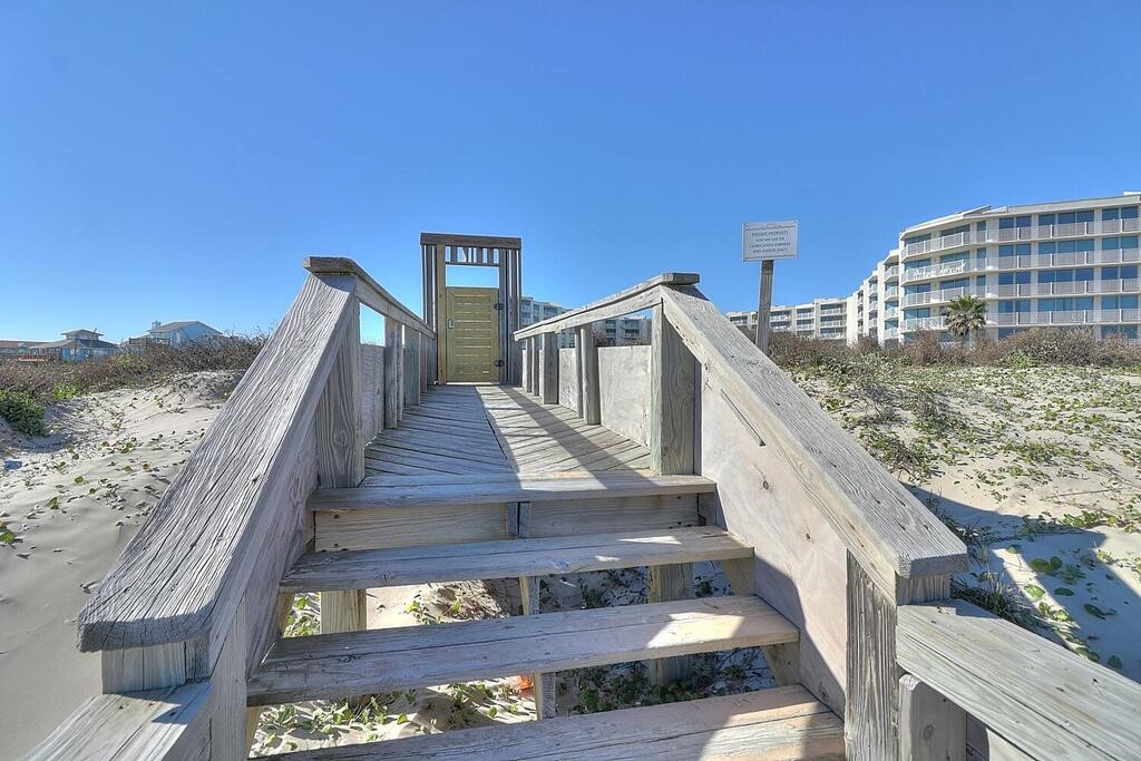 800 Sandcastle Dr 211 Property Photo 15