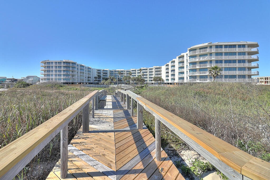 800 Sandcastle Dr 211 Property Photo 16