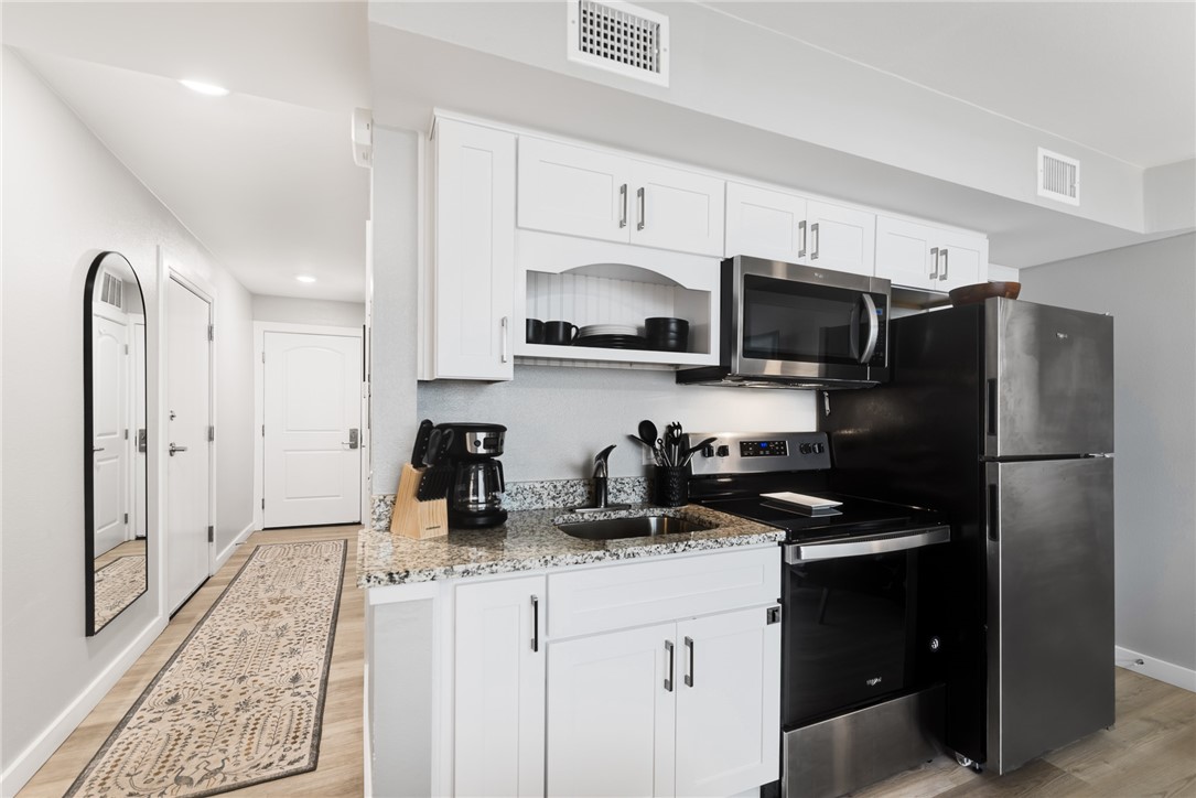 800 Sandcastle Dr 211 Property Photo 28