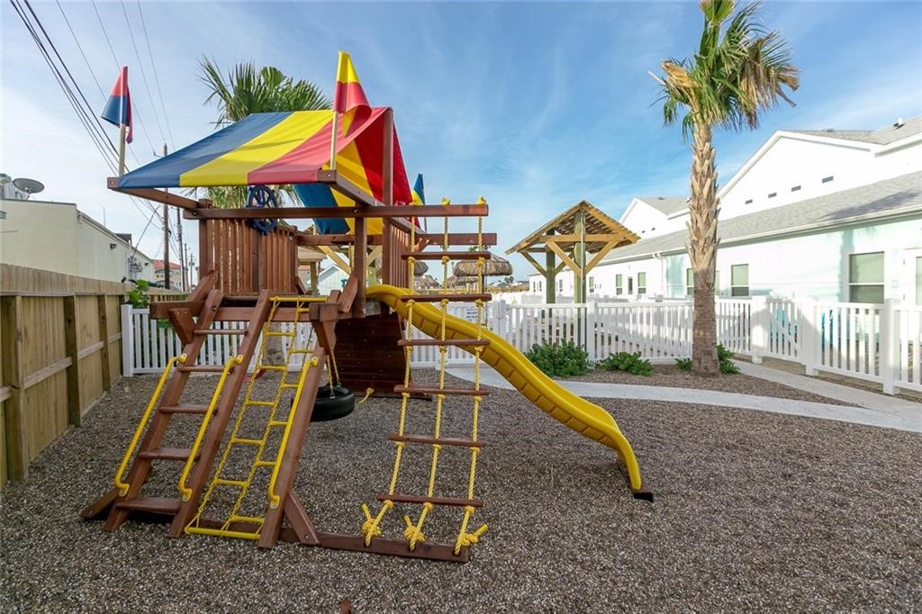 15108 Dory Dr Property Photo 4