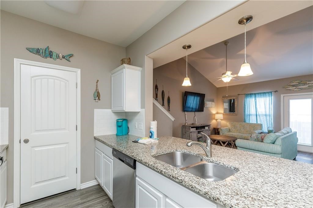 15108 Dory Dr Property Photo 5