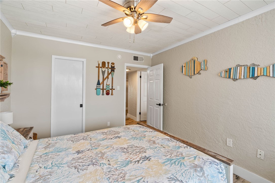 14401 Commodores Dr 207 Property Photo 10