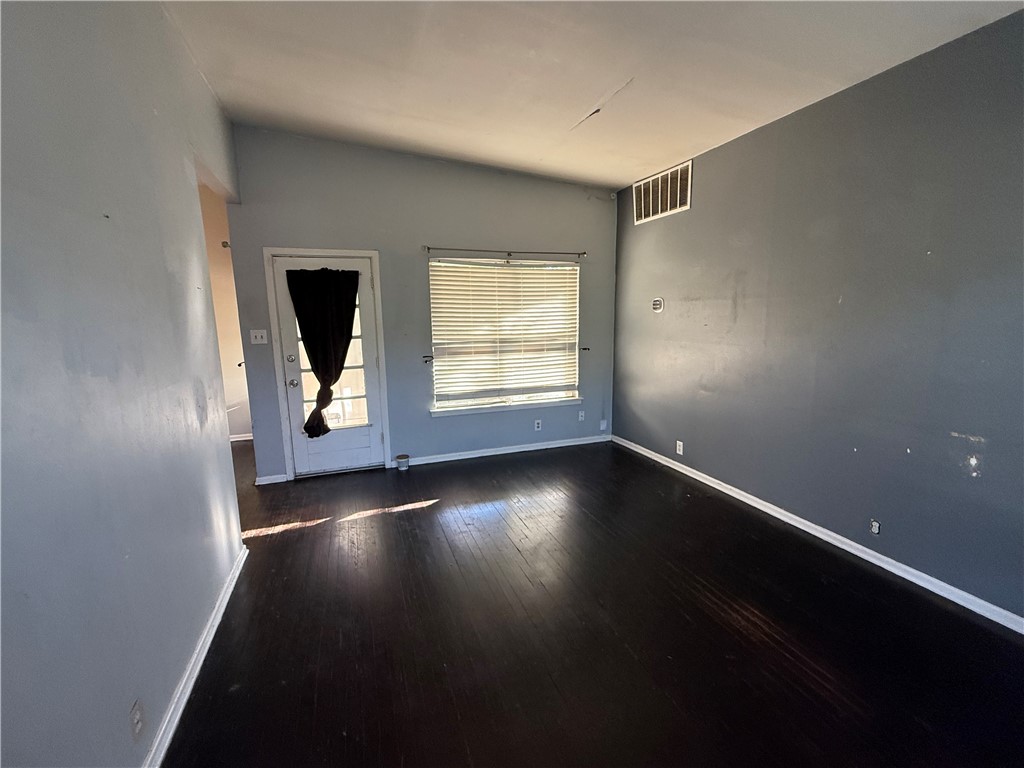 4709 Jarvis St Property Photo 2
