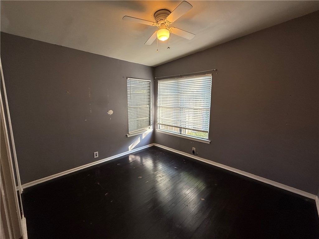 4709 Jarvis St Property Photo 10
