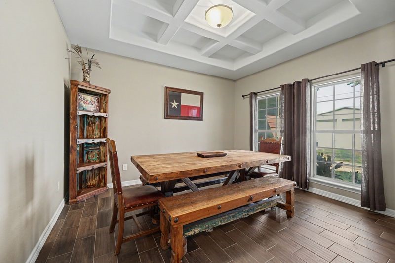 206 S Sixth St Property Photo 3