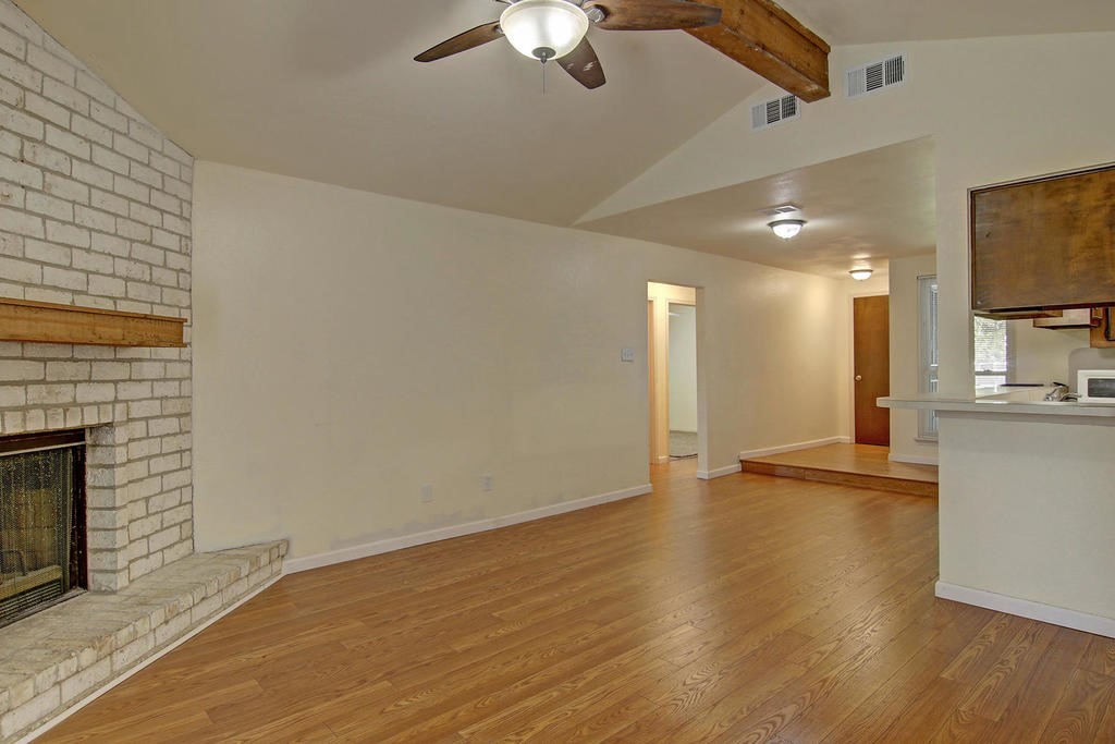 11401 Woodway Creek Dr Property Photo 8