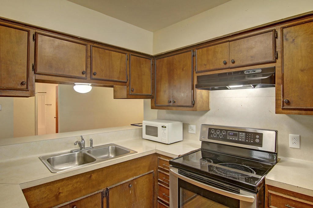 11401 Woodway Creek Dr Property Photo 10