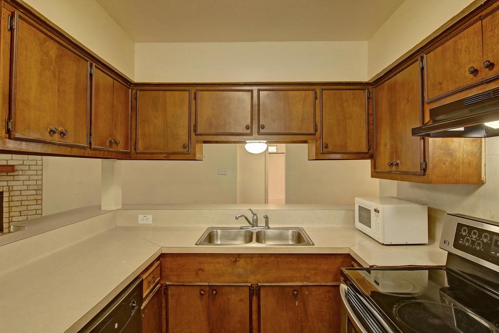 11401 Woodway Creek Dr Property Photo 12