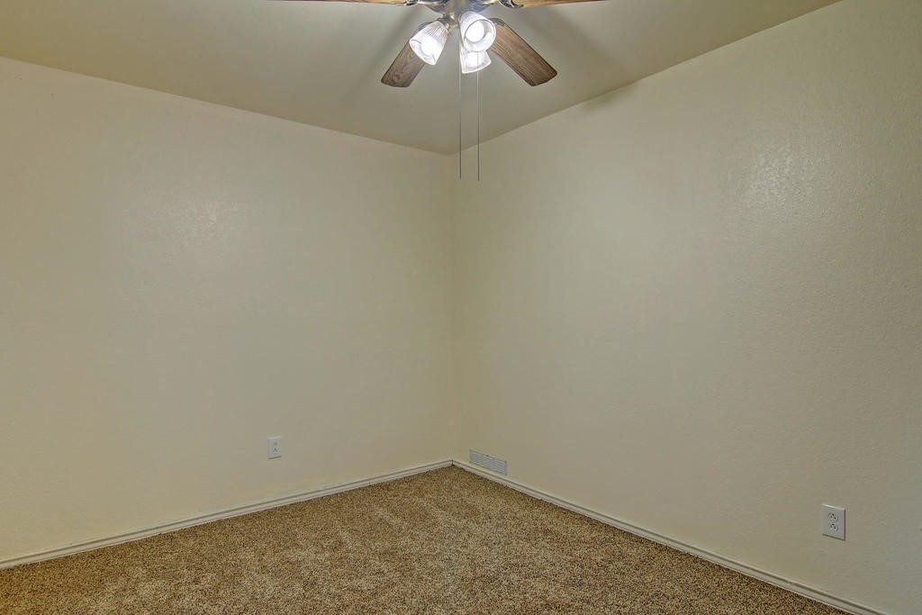 11401 Woodway Creek Dr Property Photo 23