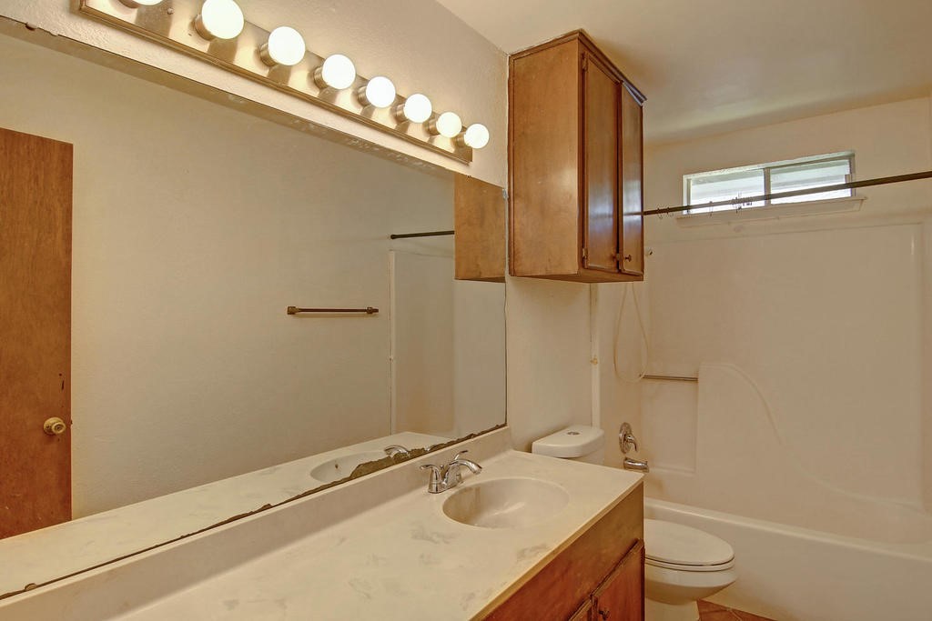11401 Woodway Creek Dr Property Photo 26