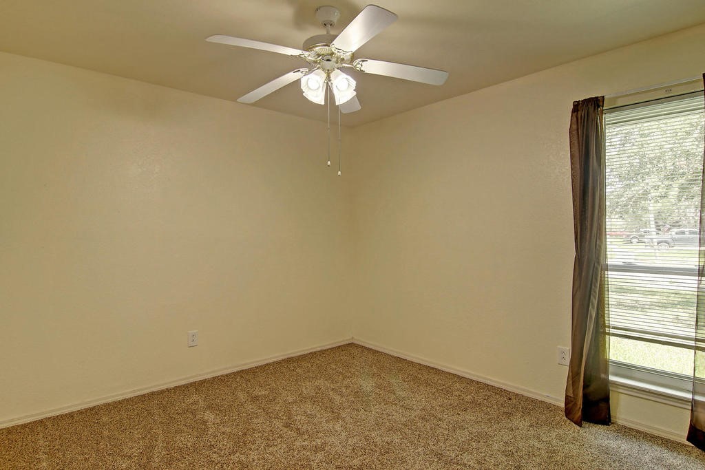 11401 Woodway Creek Dr Property Photo 27