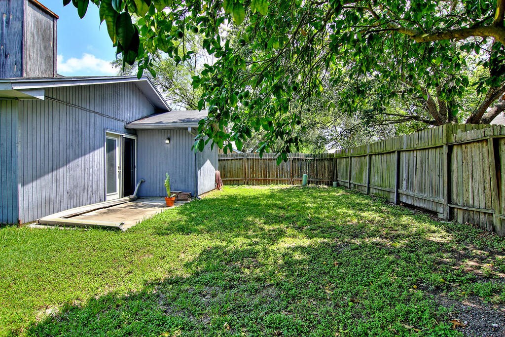 11401 Woodway Creek Dr Property Photo 34